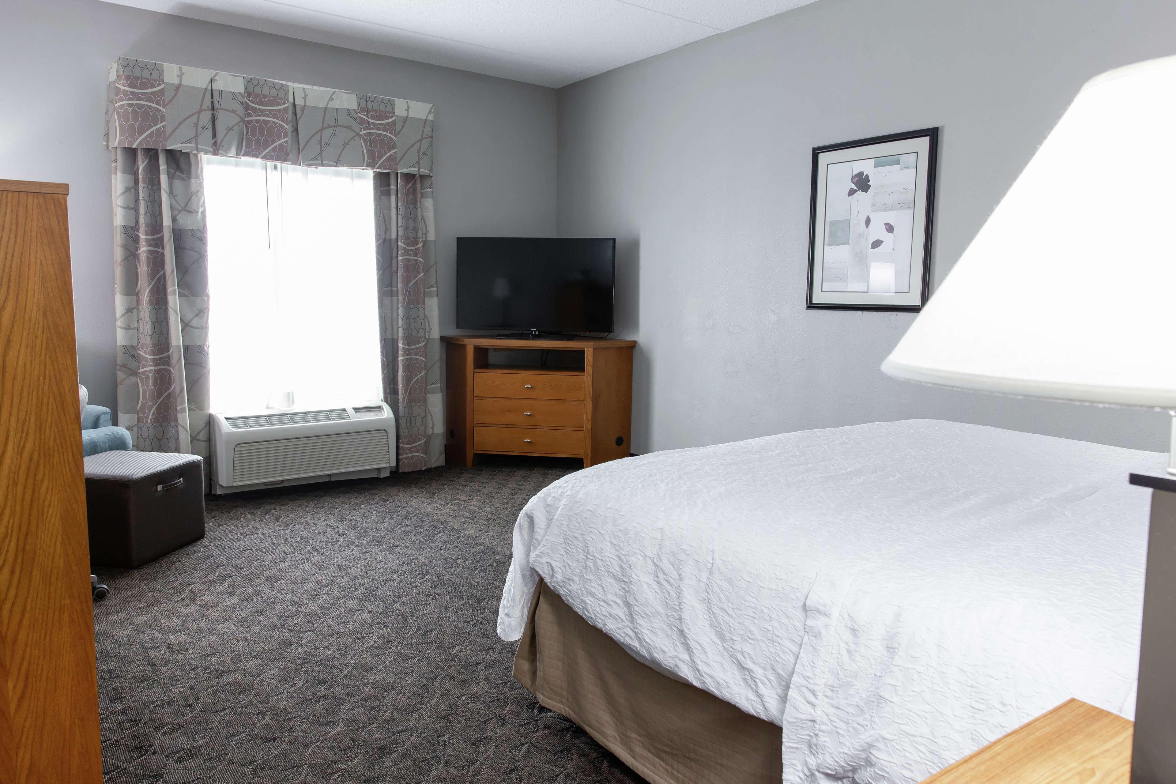 Hampton Inn & Suites Chesapeake-Square Mall Eksteriør billede