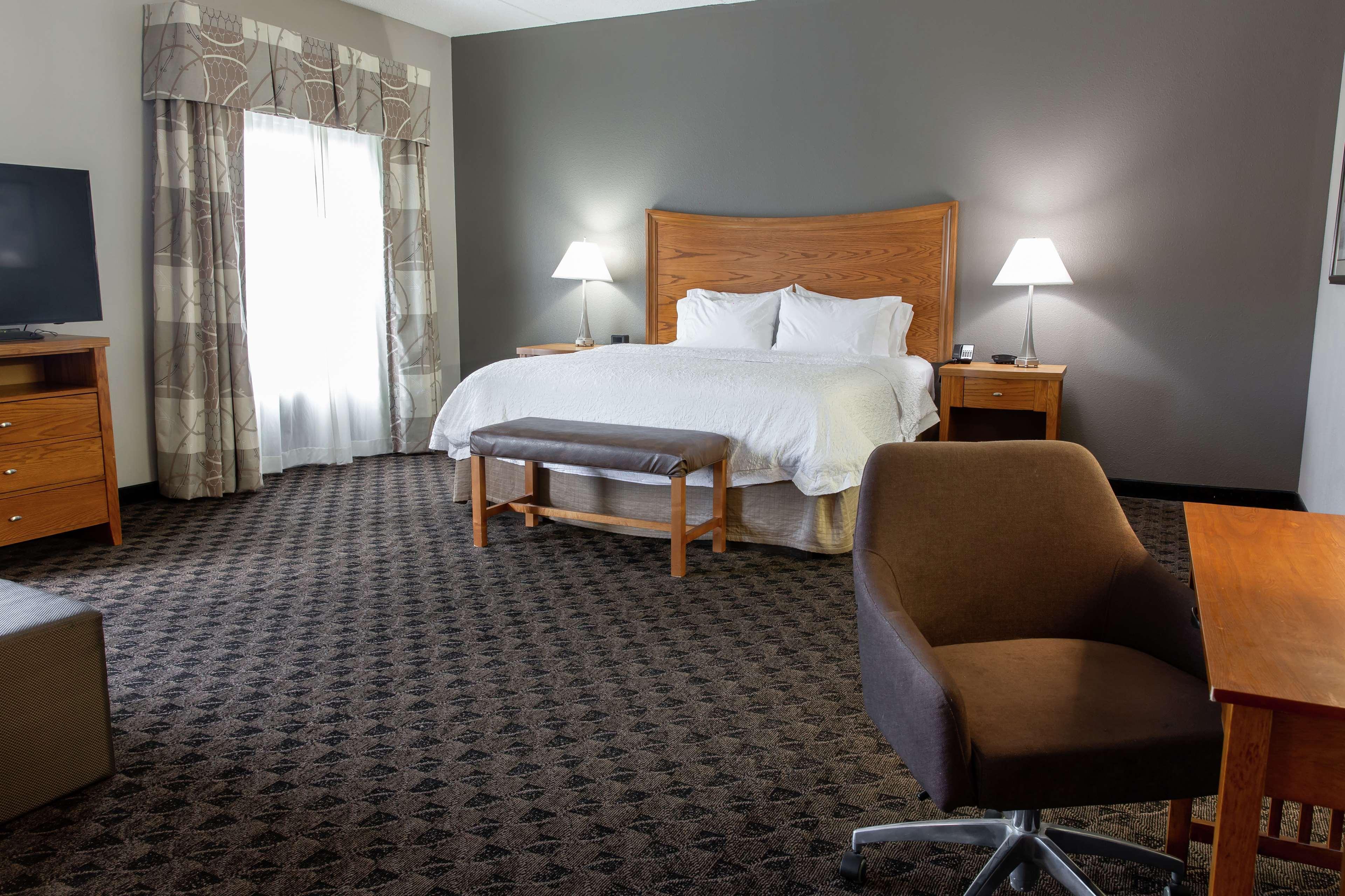 Hampton Inn & Suites Chesapeake-Square Mall Eksteriør billede